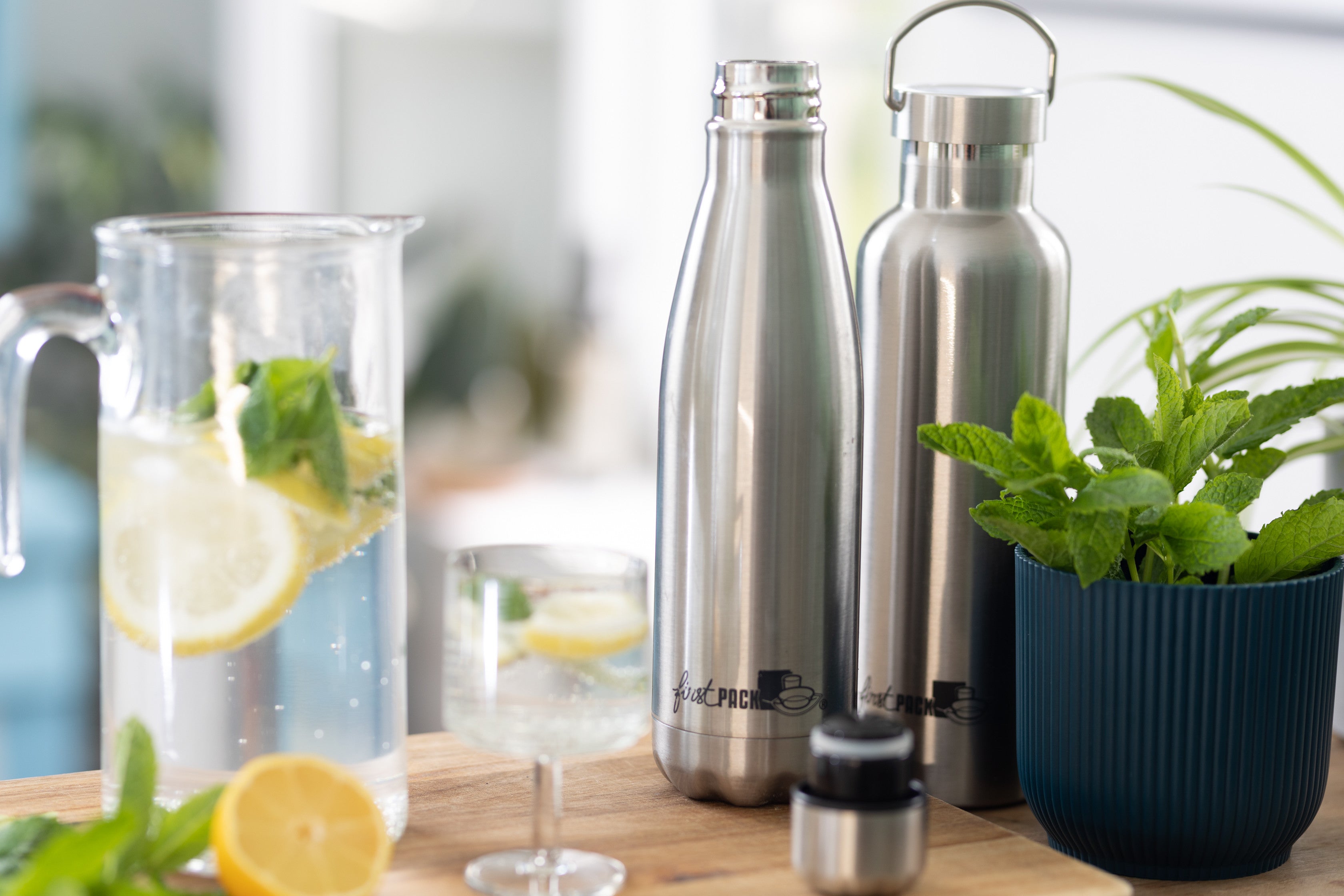 12Pcs - Bouteille à eau en inox double paroi isotherme avec bouchon   H265mm 500ml FirstPack - Mathon - 2