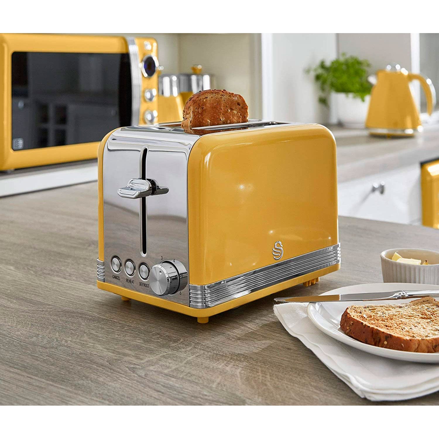 Retro Set Petit-Déjeuner Bouilloire 1,8L Grille-Pain 2 Tranches Micro-ondes 20L 850 Jaune STRP2070YELNEU - Mathon - 4