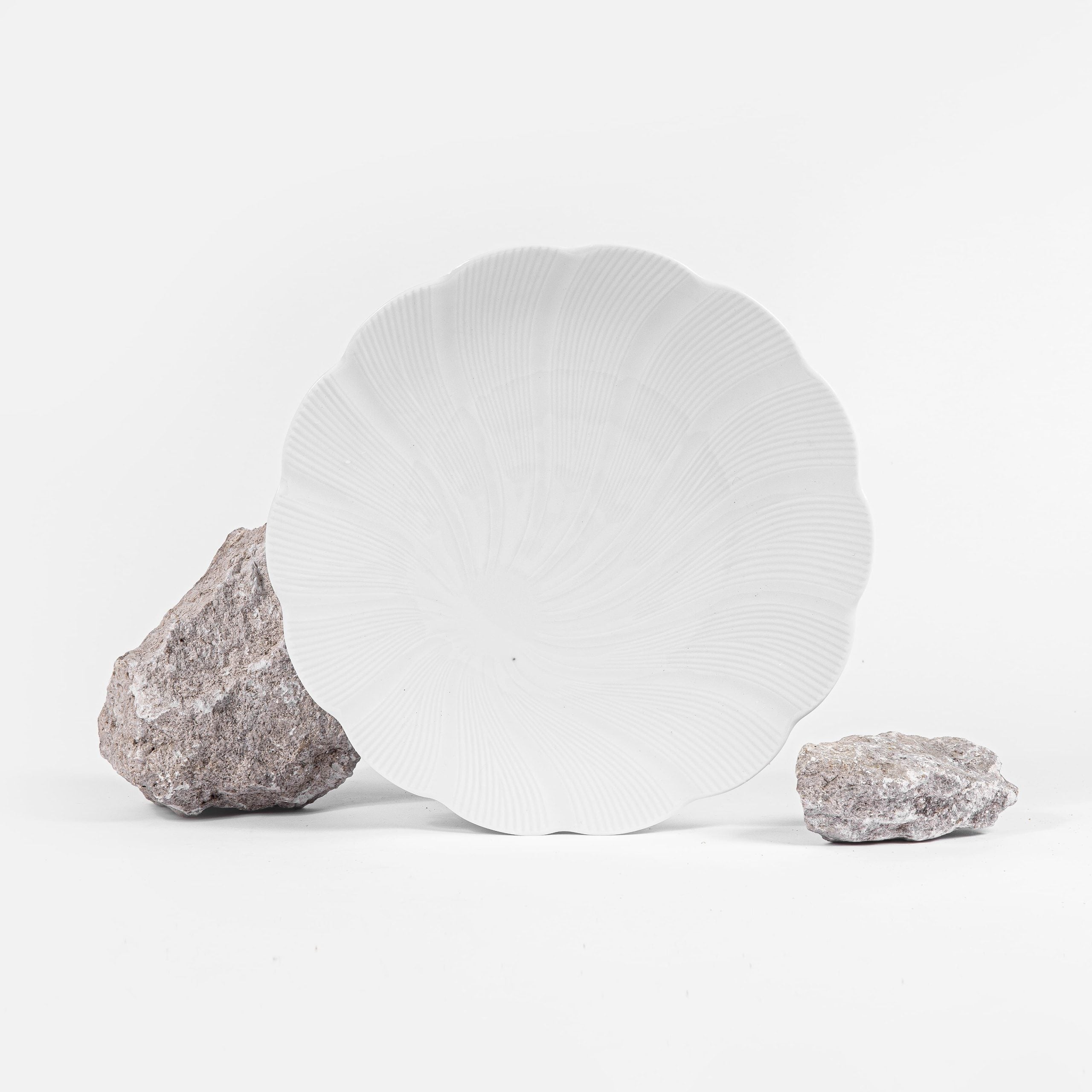 Assiette plate TAHITI blanche (25cm) OGRE La Fabrique - Mathon - 1