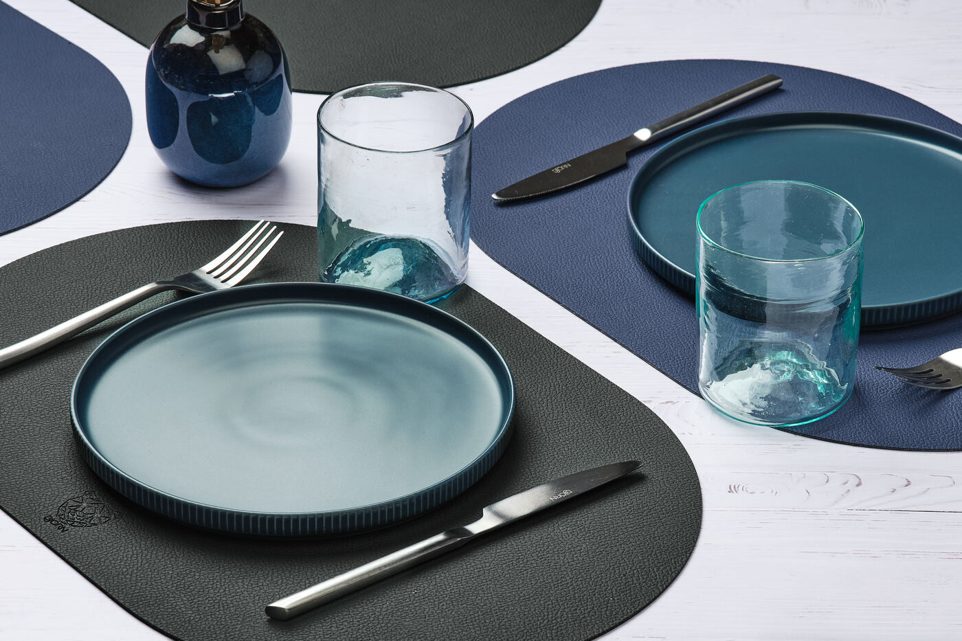 Set de table ovale réversible - 6 pièces - Cuir recyclé bleu nuit et gris anthracite Björn - Mathon - 2