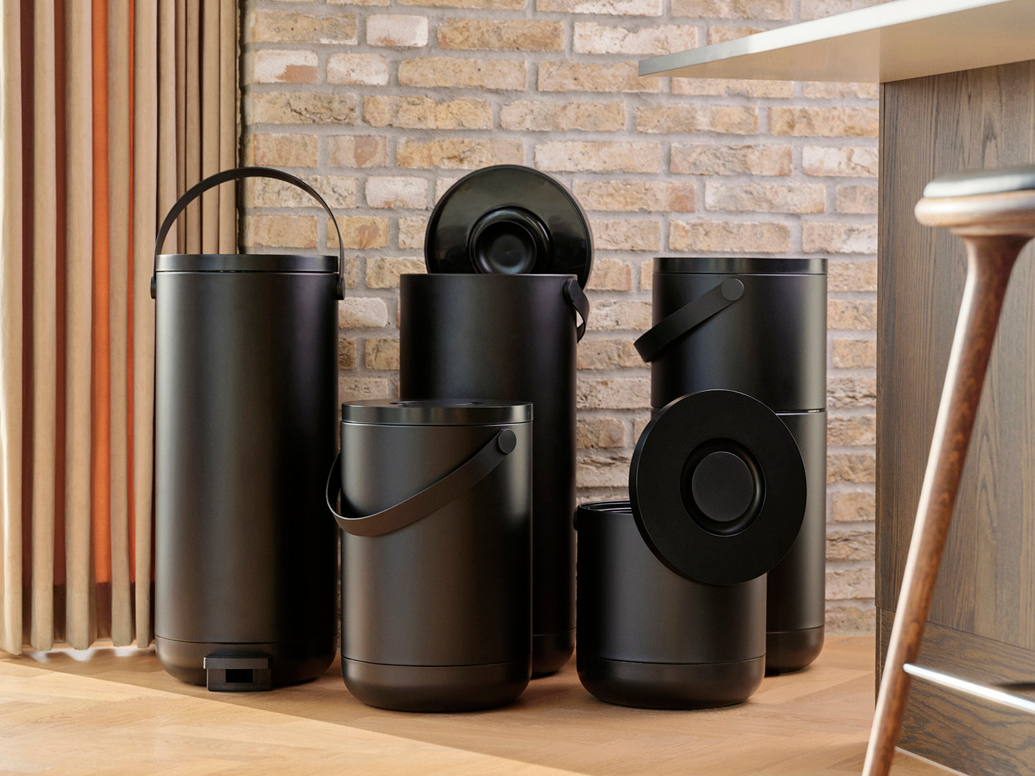 Poubelle à pédale CIRCULAR en abs et métal Noir Zone Denmark - Mathon - 5