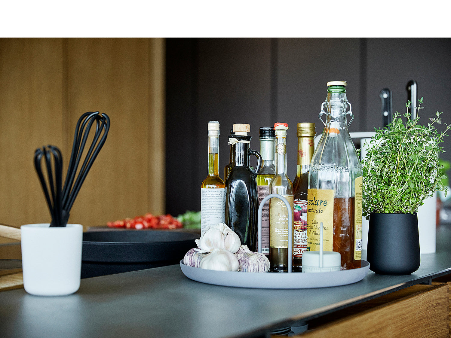 Plateau avec poignée SINGLES en acier thermolaqué Gris chaud Zone Denmark - Mathon - 2