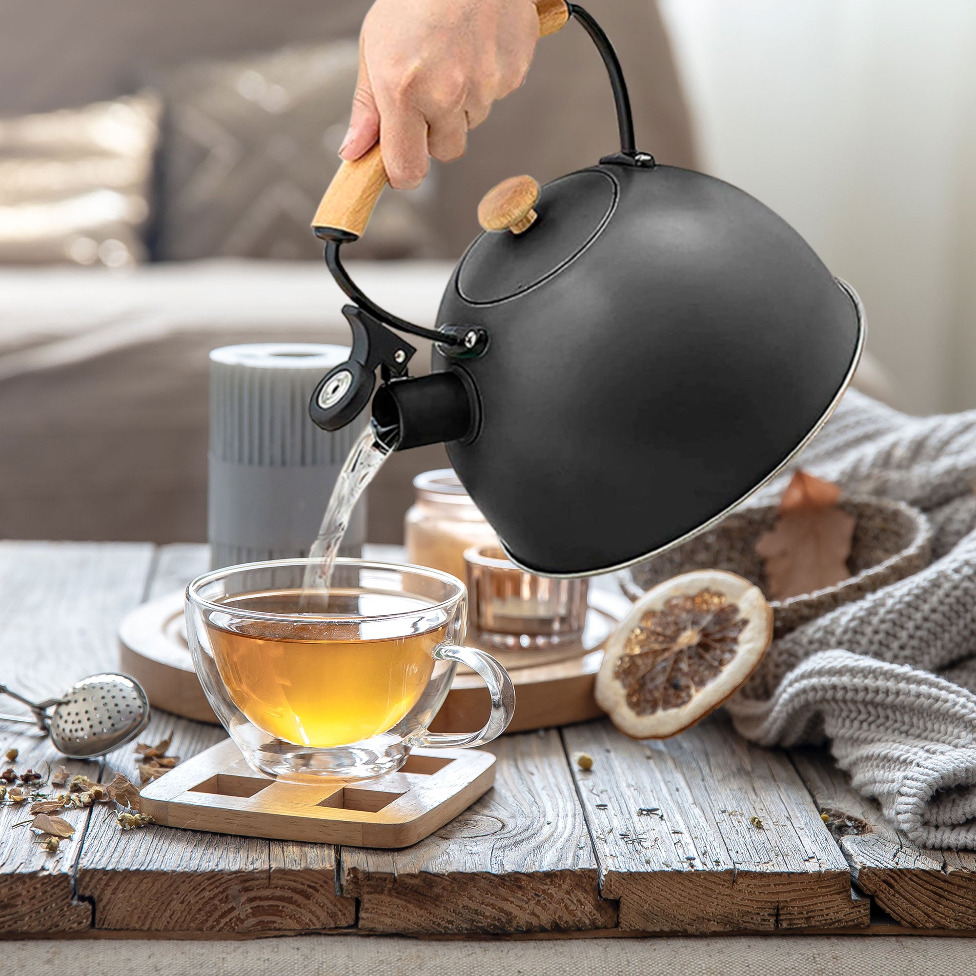 Bouilloire à Induction Théière Sifflet 2,3L Acier Inox, Poignée en Bois  Noir Wooden - Mathon - 2