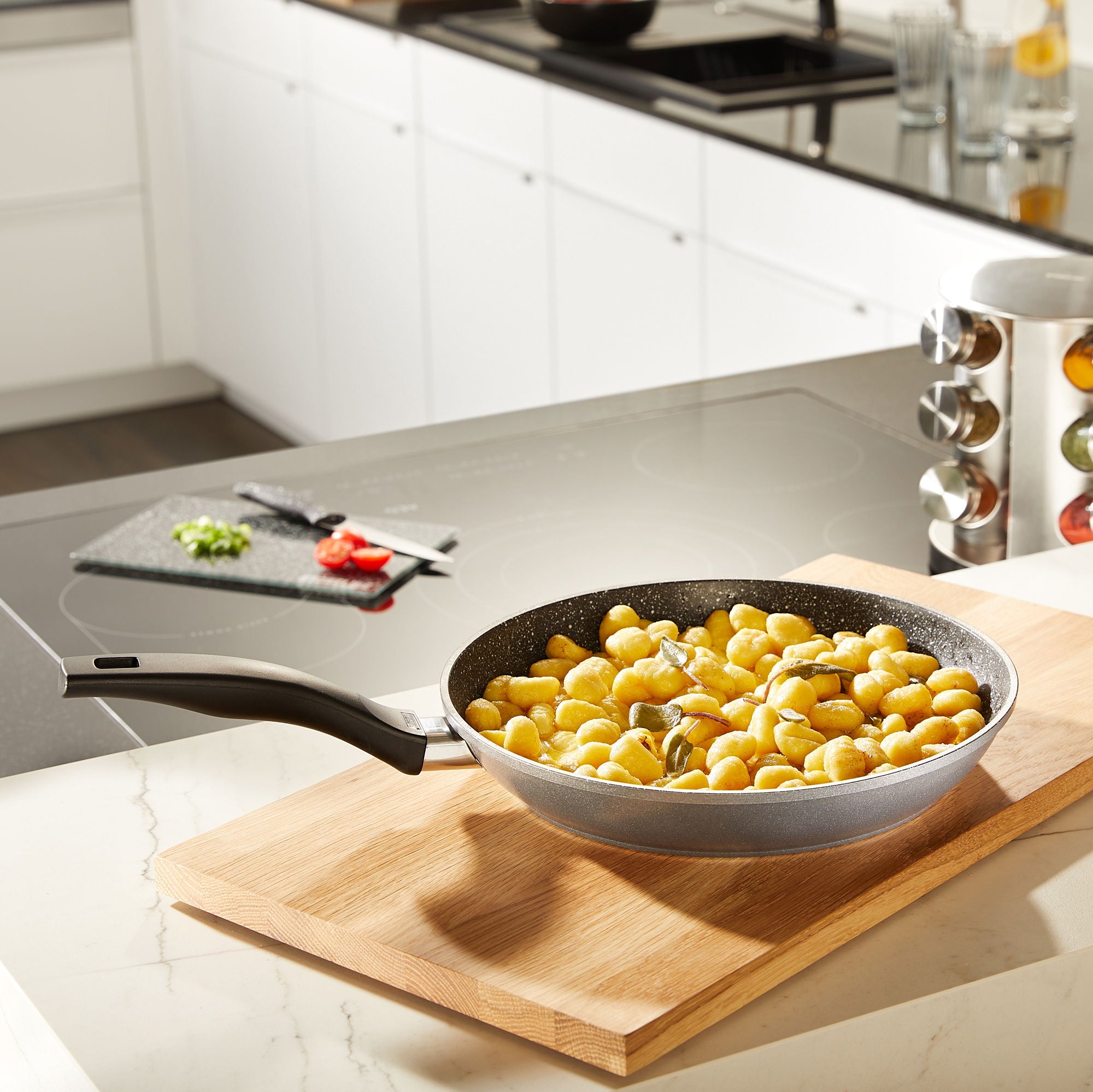 Poêle 28 cm, avec revêtement antiadhésif avec de vraies particules de pierre Stoneline - Mathon - 3