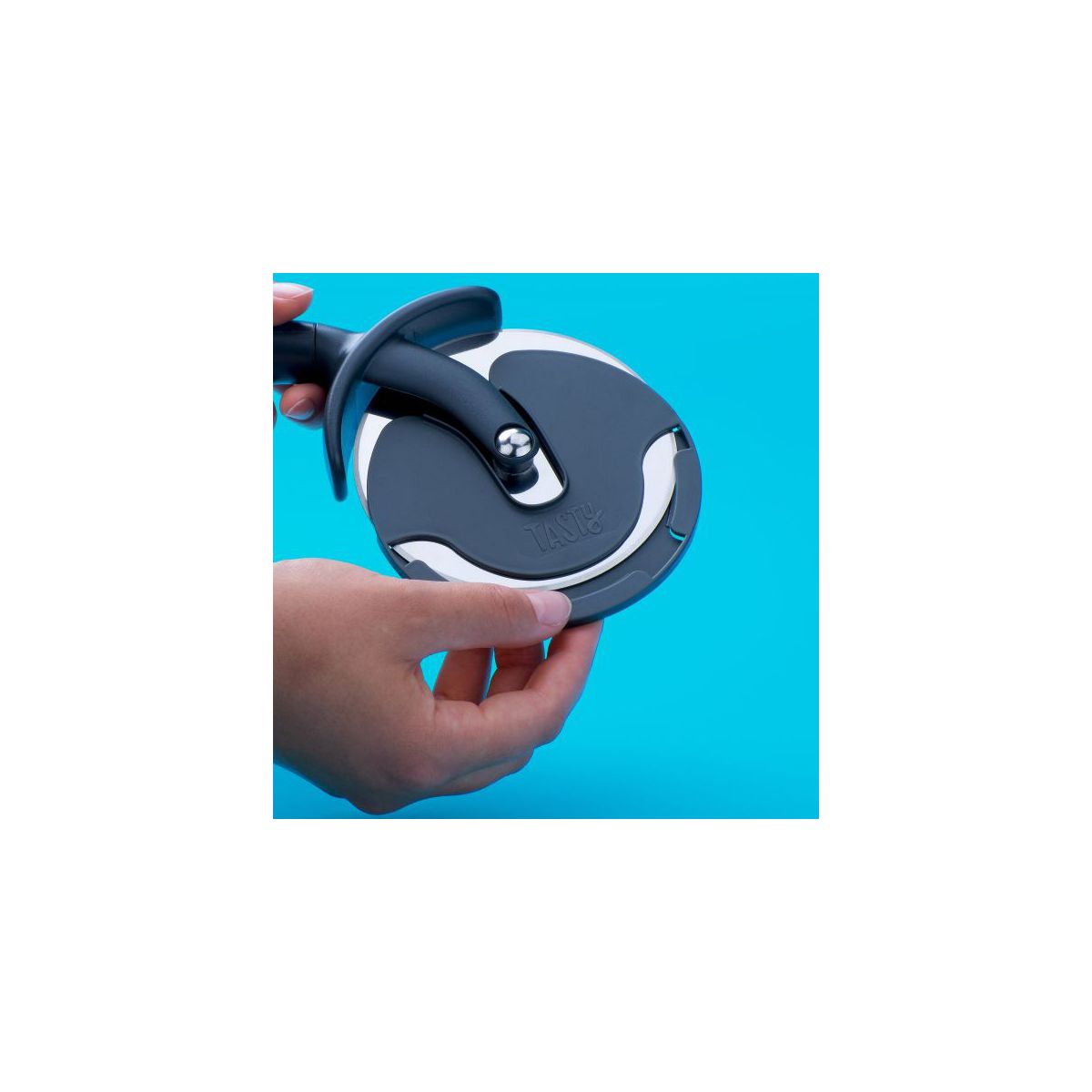 Roulette à pizza géante avec protège lame 25 cmTasty Core Tasty - Mathon - 6