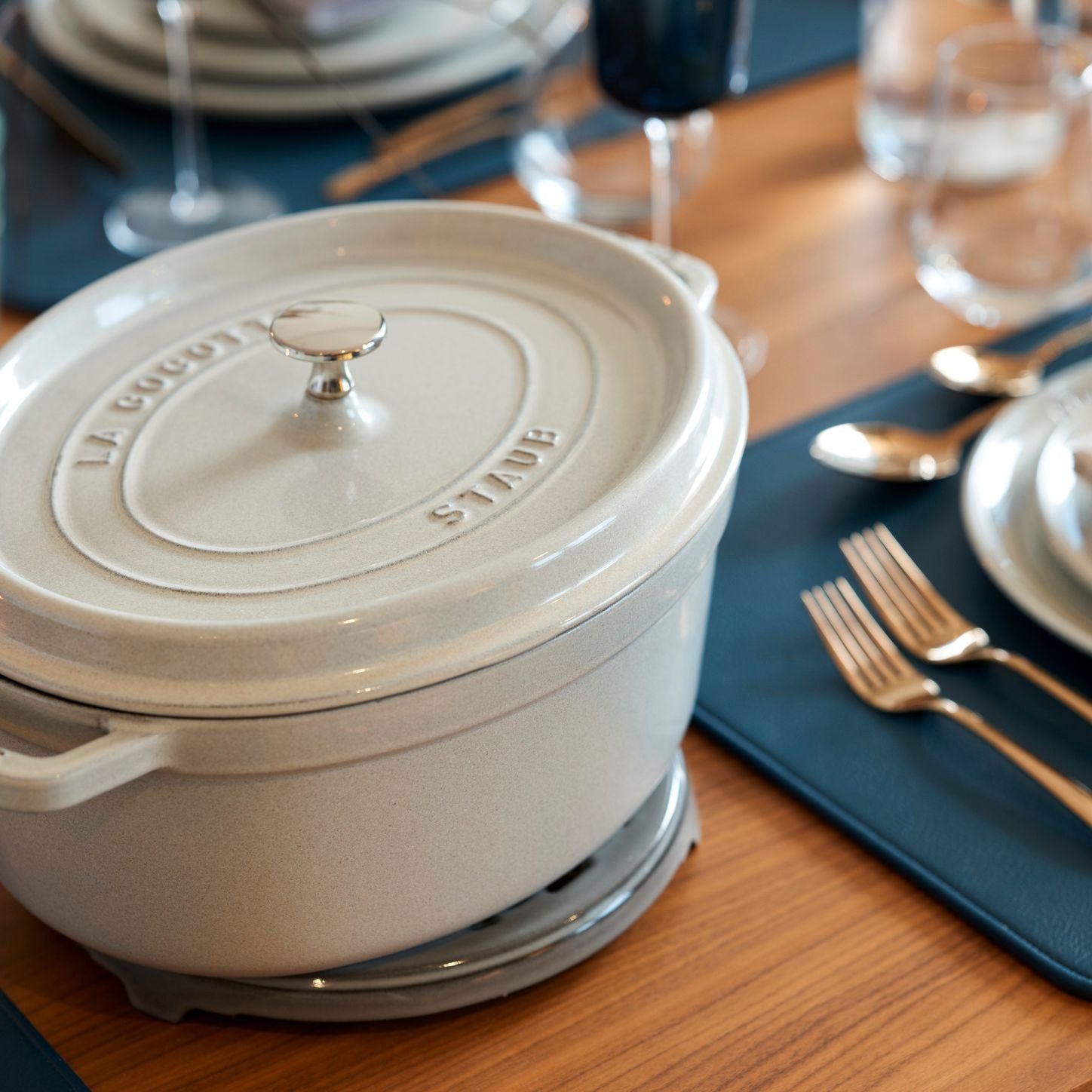 Cocotte 33 cm, Fonte, Ovale, Truffe blanche Staub - Mathon - 2