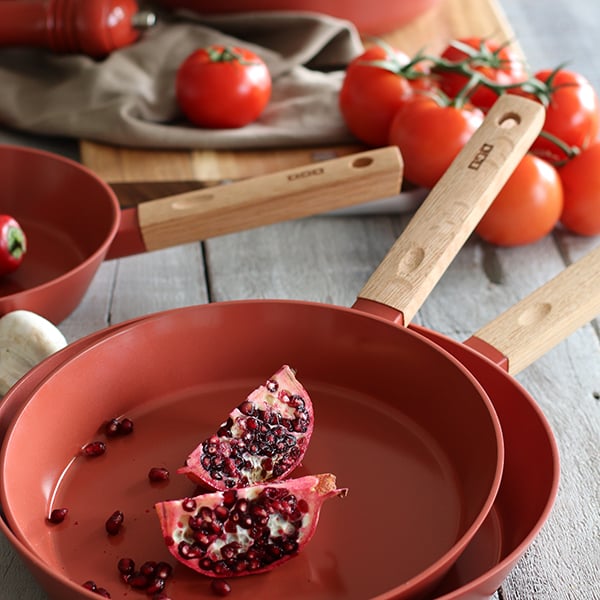 Poêle Ector induction aluminium revêtu manche en bois 24 cm rouge Ogo - Mathon - 3