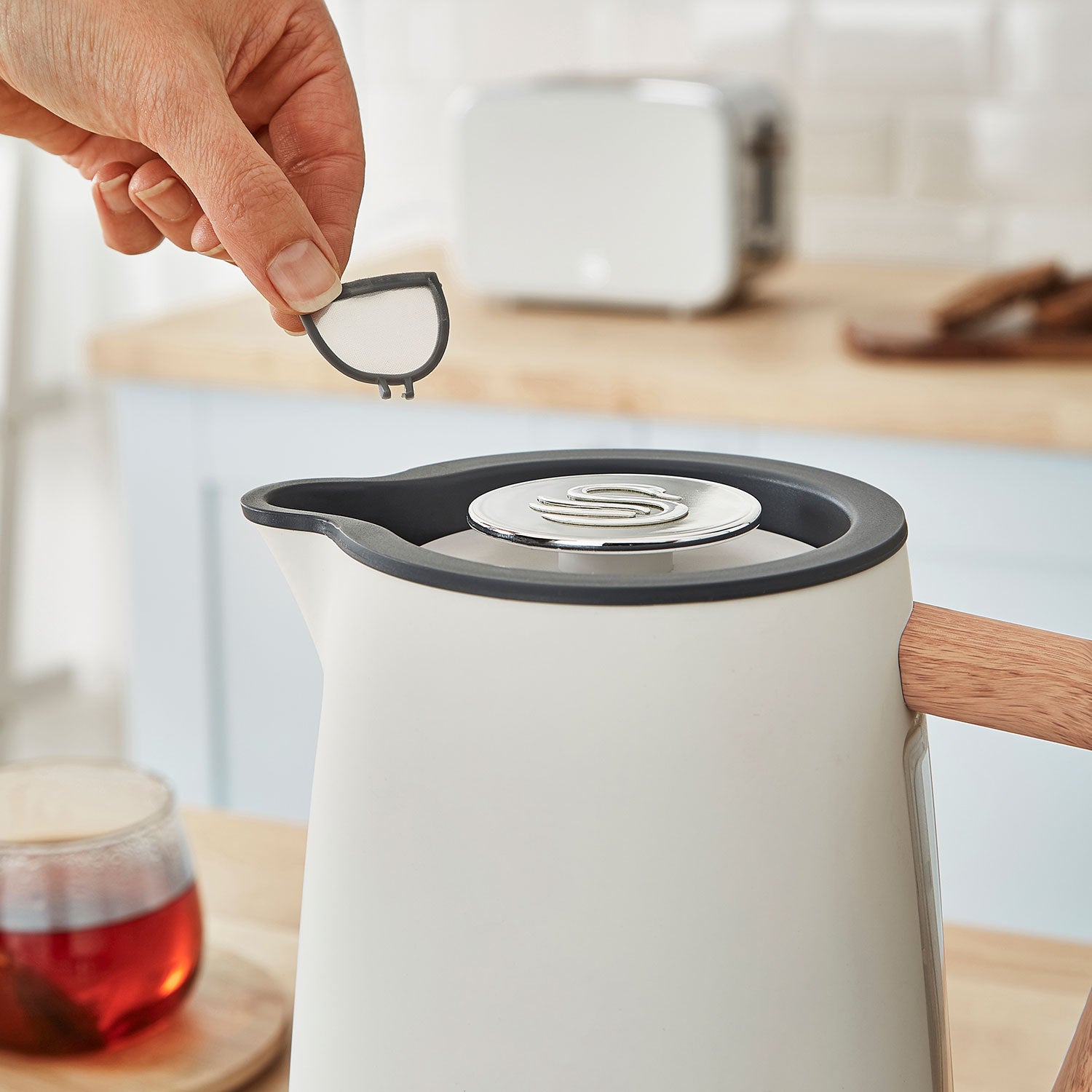 Set petit-déjeuner Bouilloire sans fil 1,7 L grille-pain 2 Nordic Vert 2200 Blanc STP2090WHTNEU - Mathon - 6