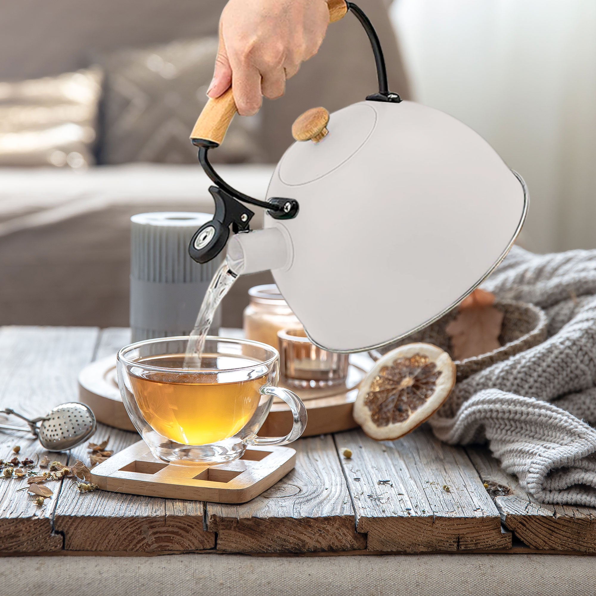 Bouilloire à Induction Théière Sifflet 2,3L  Acier Inox, Poignée en Bois  Blanc Nordic - Mathon - 2