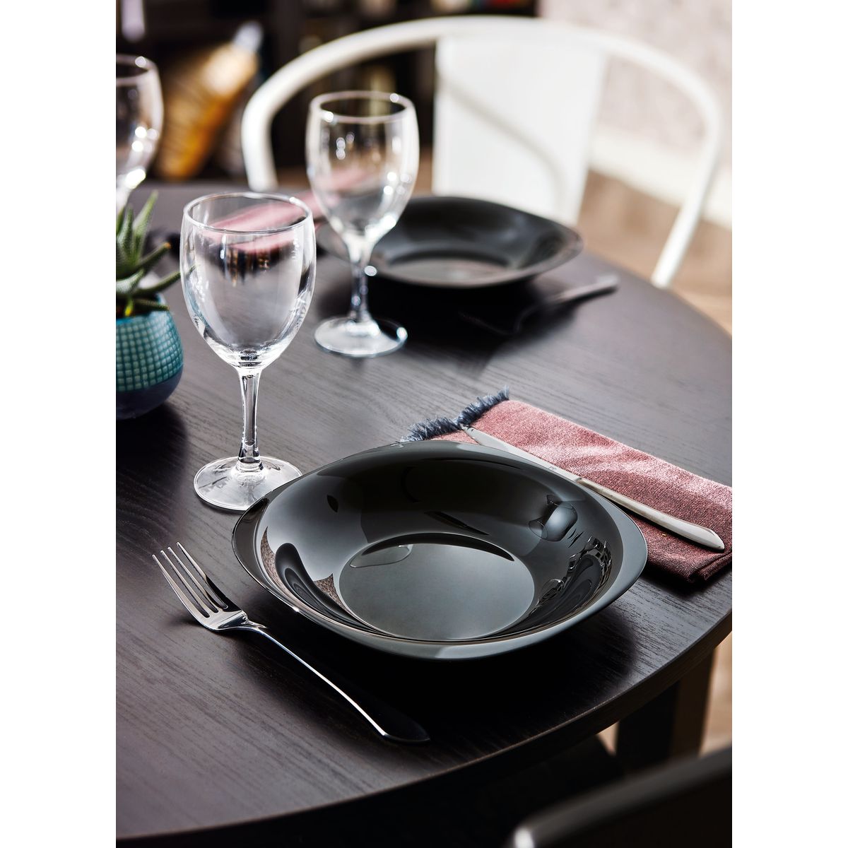 Assiette creuse noire 23,7 x 21,2 cm Carine Luminarc - Mathon - 2