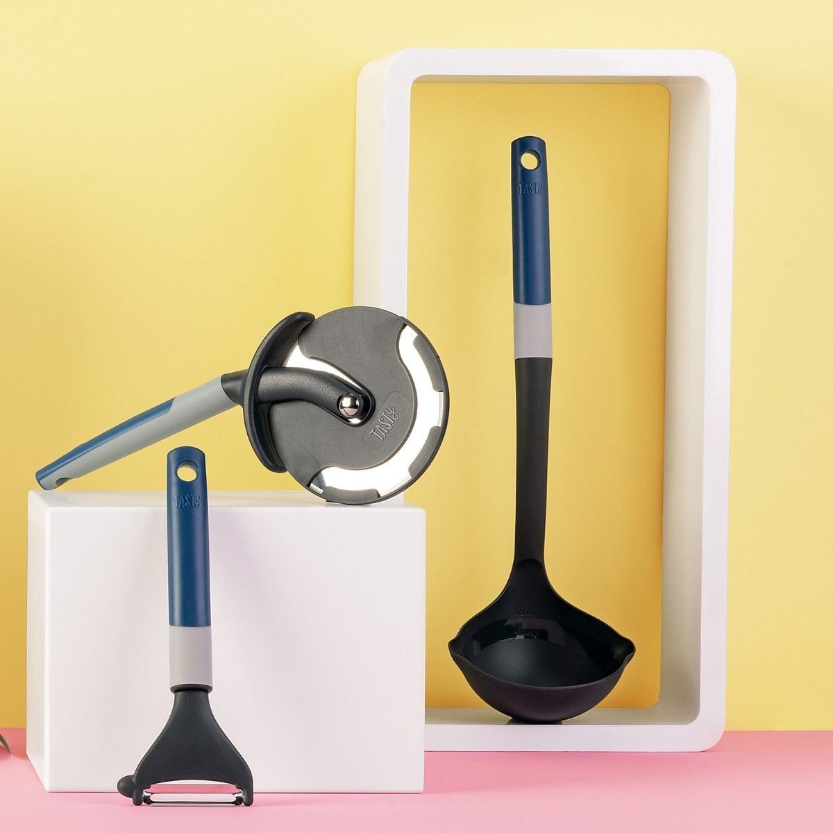 Roulette à pizza géante avec protège lame 25 cmTasty Core Tasty - Mathon - 5