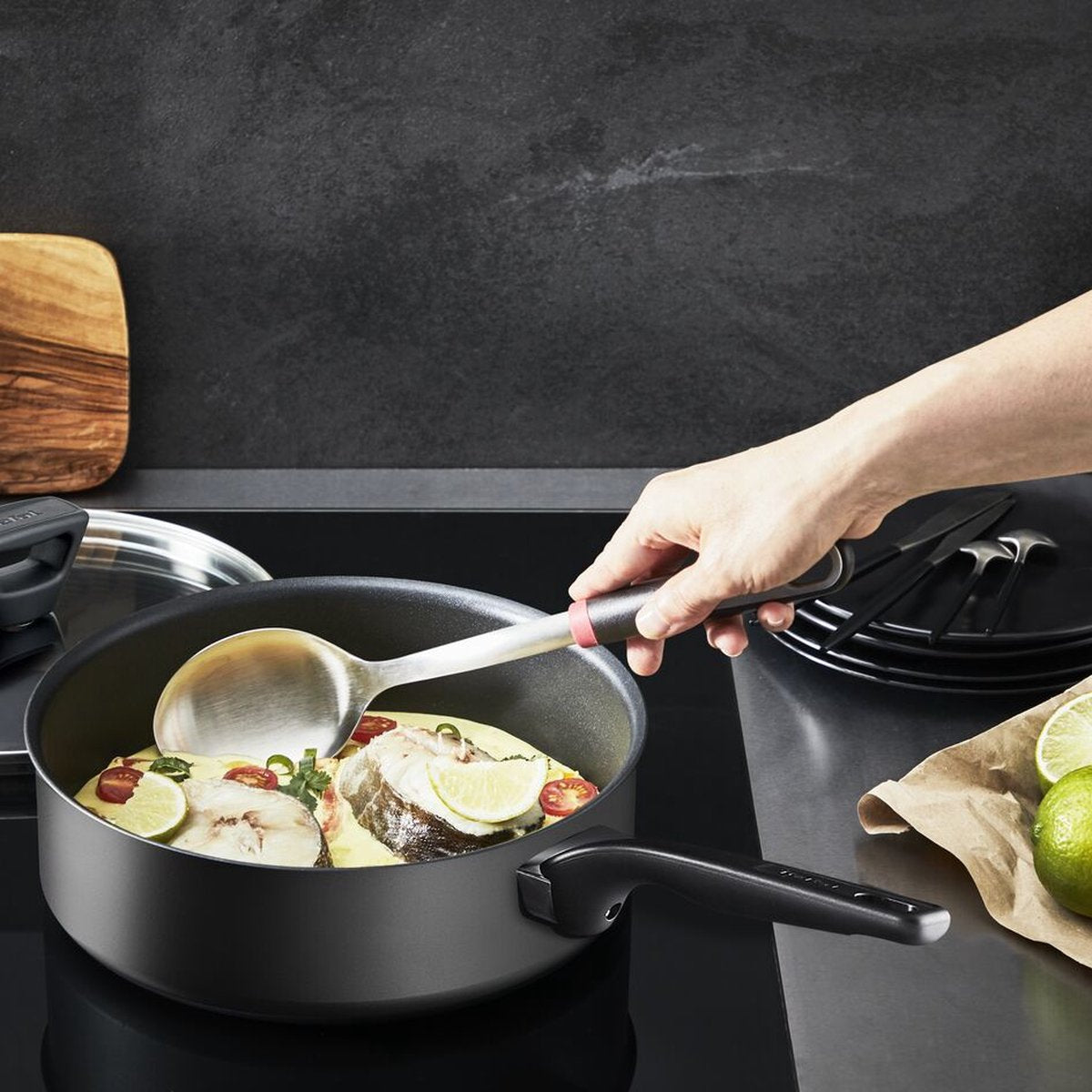 Sauteuse avec couvercle 24cm Tough Tefal - Mathon - 2