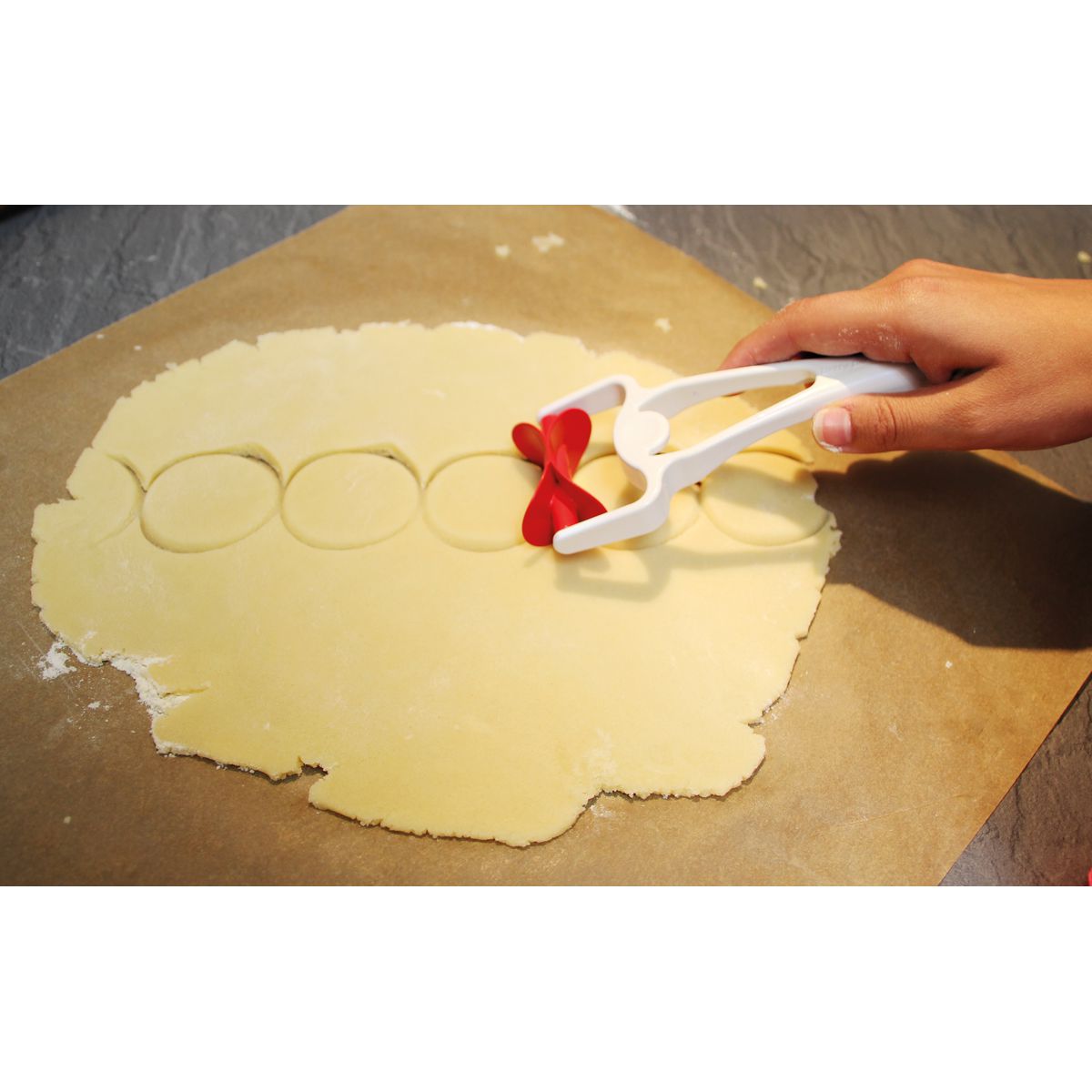 Rouleau découpe pâte 14 cm  Baker Edition Dr. Oetker - Mathon - 2