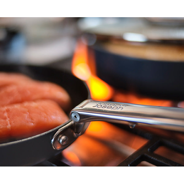 Poêle en aluminium revêtu poignée pliante Space 20 cm Joseph Joseph - Mathon - 4