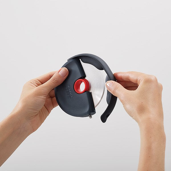 Roulette à pizza ergonomique avec lame inox Joseph Joseph - Mathon - 4