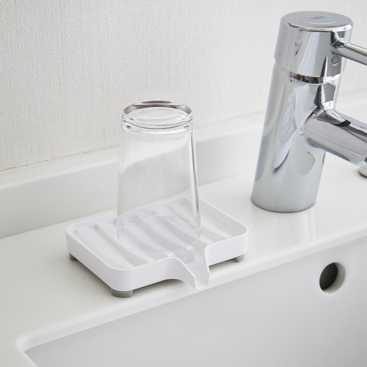 Porte savon avec bec verseur blanc - L11 cm Calicosy - Mathon - 2