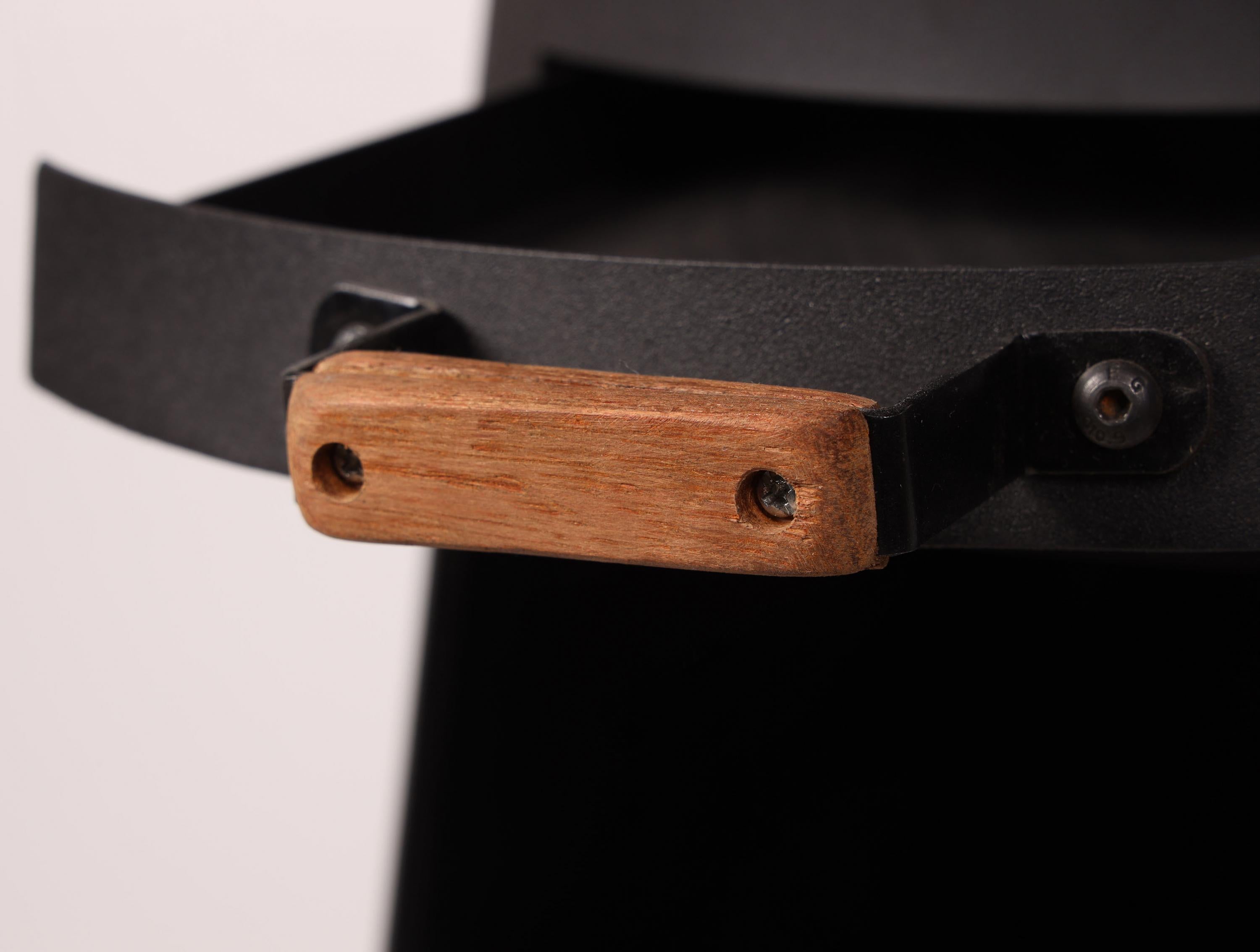 Barbecue rond avec plaque d