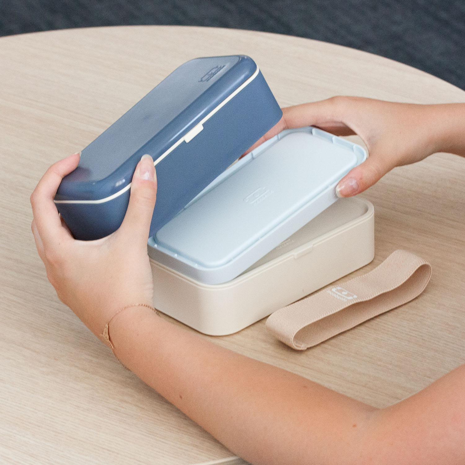 Set repas lunch box 2 étages 1L beige/noir + couverts + pain de glace Monbento - Mathon - 5