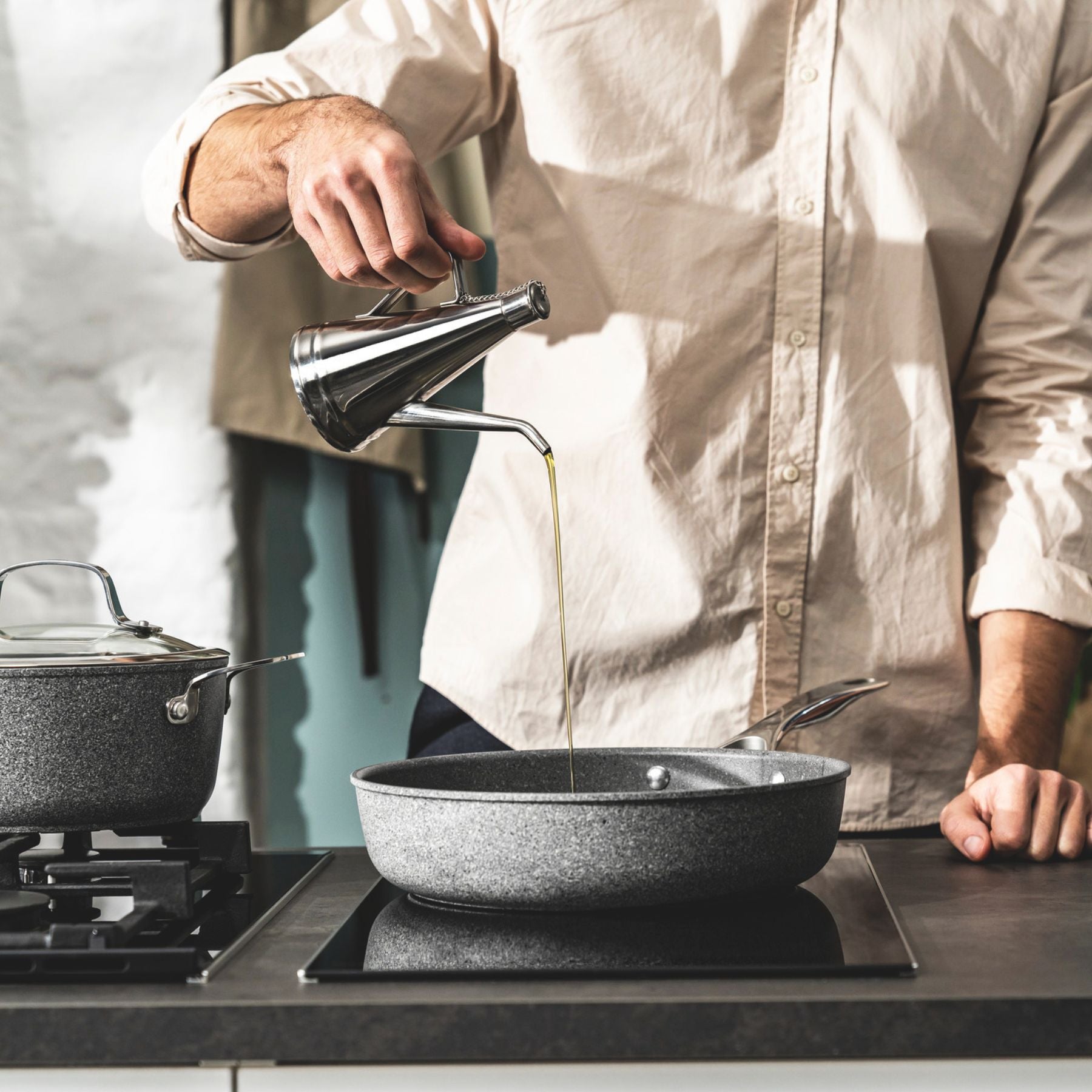 Sauteuse avec couvercle, 28 cm, Aluminium, Revêtement antiadhésif en céramique renforcée en titane Ballarini - Mathon - 5