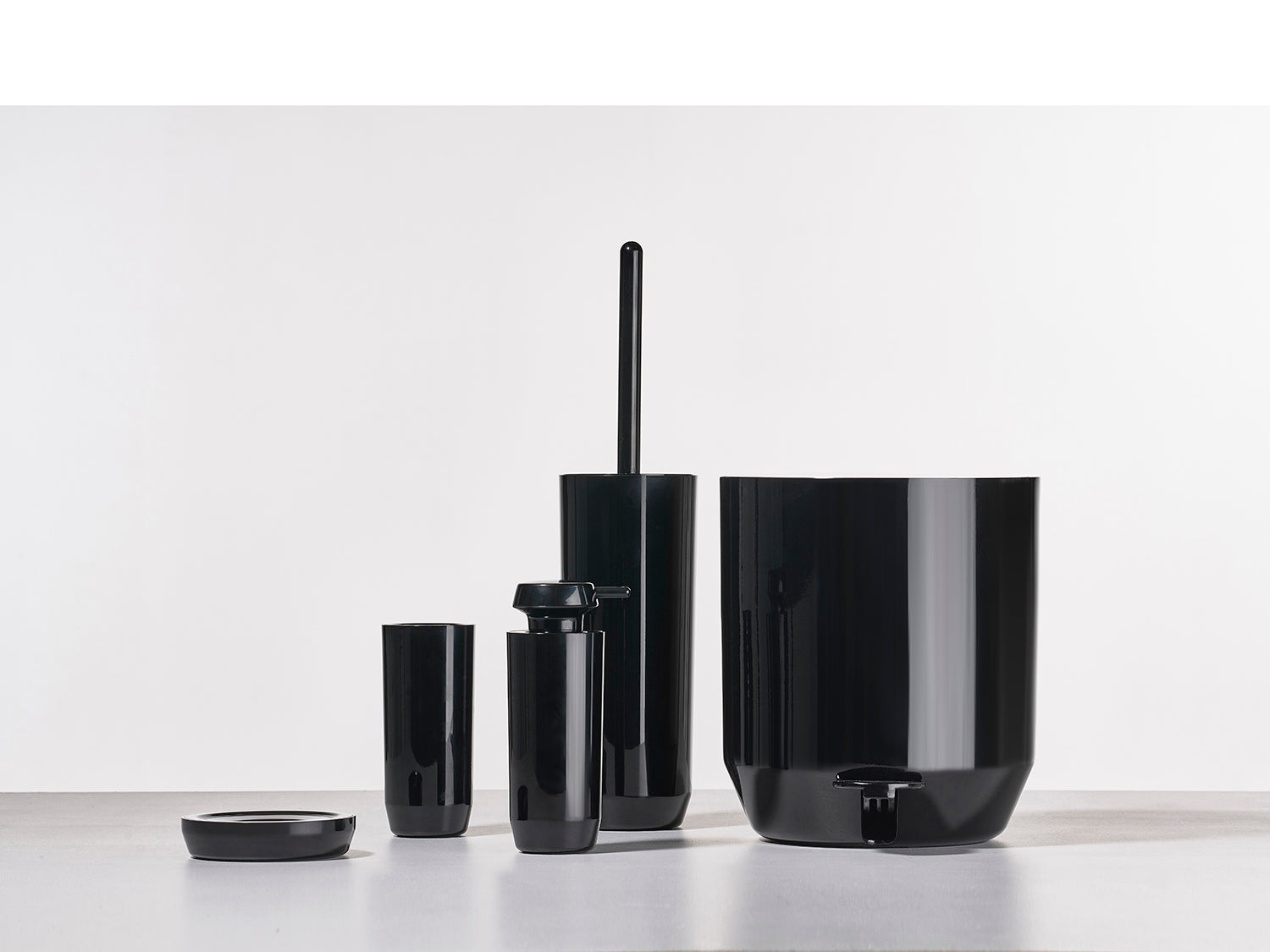 Gobelet pour brosse à dents SUII en thermoplastique acrylique Noir Zone Denmark - Mathon - 2