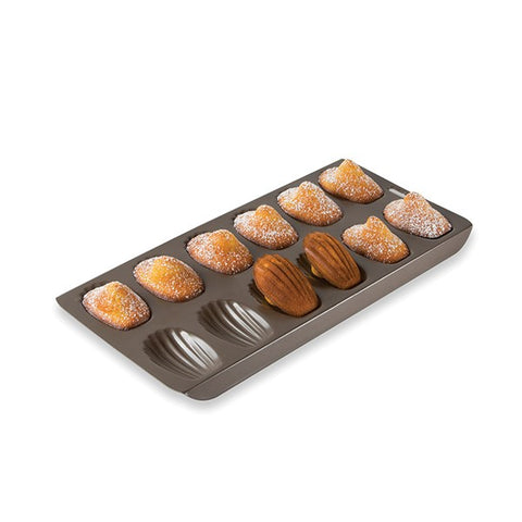 De Buyer - Plaque de 12 madeleines en acier antiadhésif - 26 x 20 x 1,4 cm  - 4710.12 : : Cuisine et Maison
