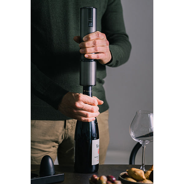 Tire-bouchon électrique rechargeable Elis Touch carbone lithium ion Peugeot - Mathon - 3