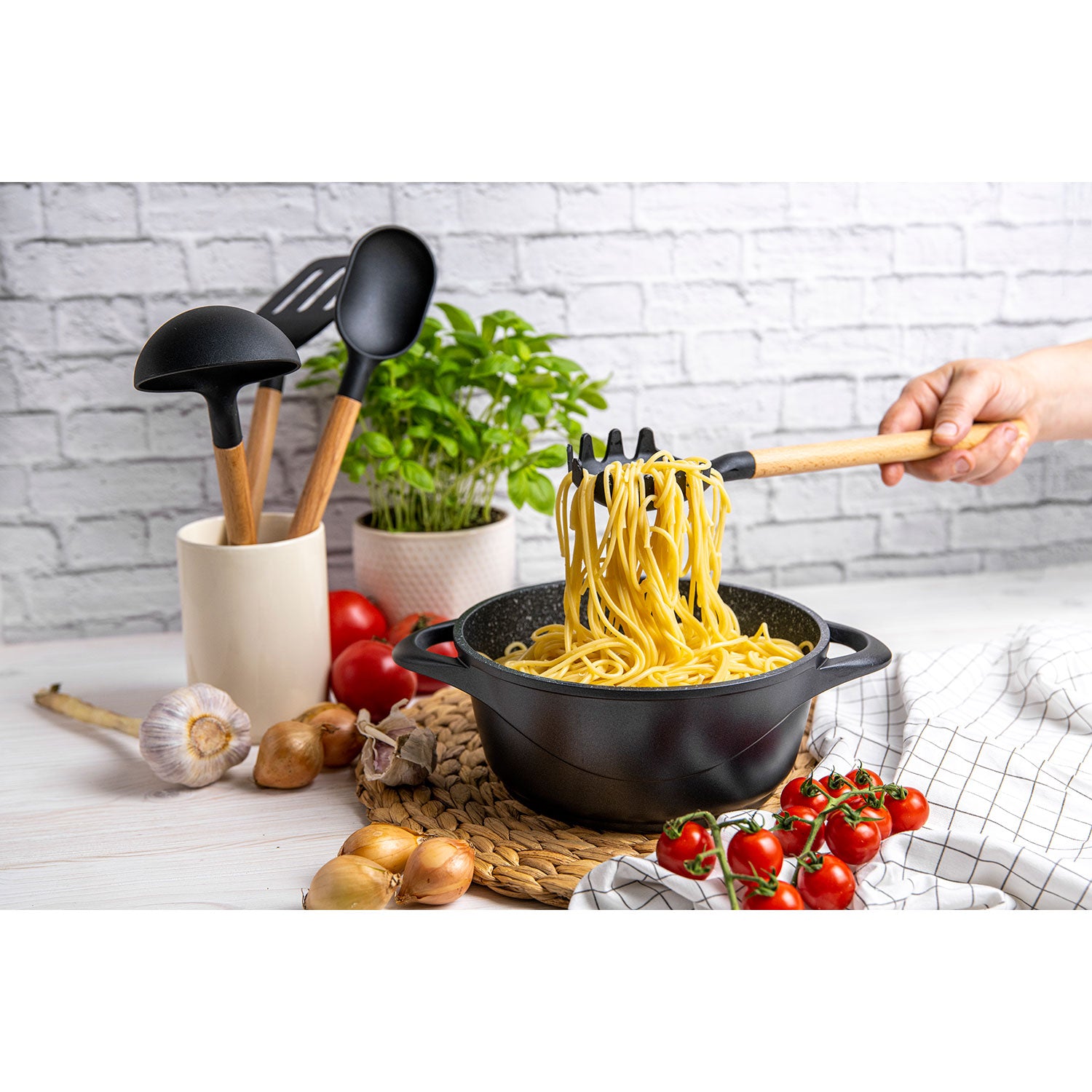 Batterie de Cuisine Induction 6 Pièces Aluminium Fonte 3 Casseroles 3 Couvercles  Noir BRI-MGK18 - Mathon - 6