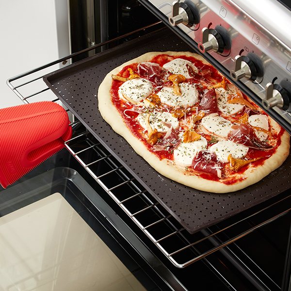Plaque à pizza perforée en silicone Lékué 