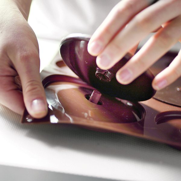 Moule œuf en chocolat 3D silicone Silikomart - Mathon - 5