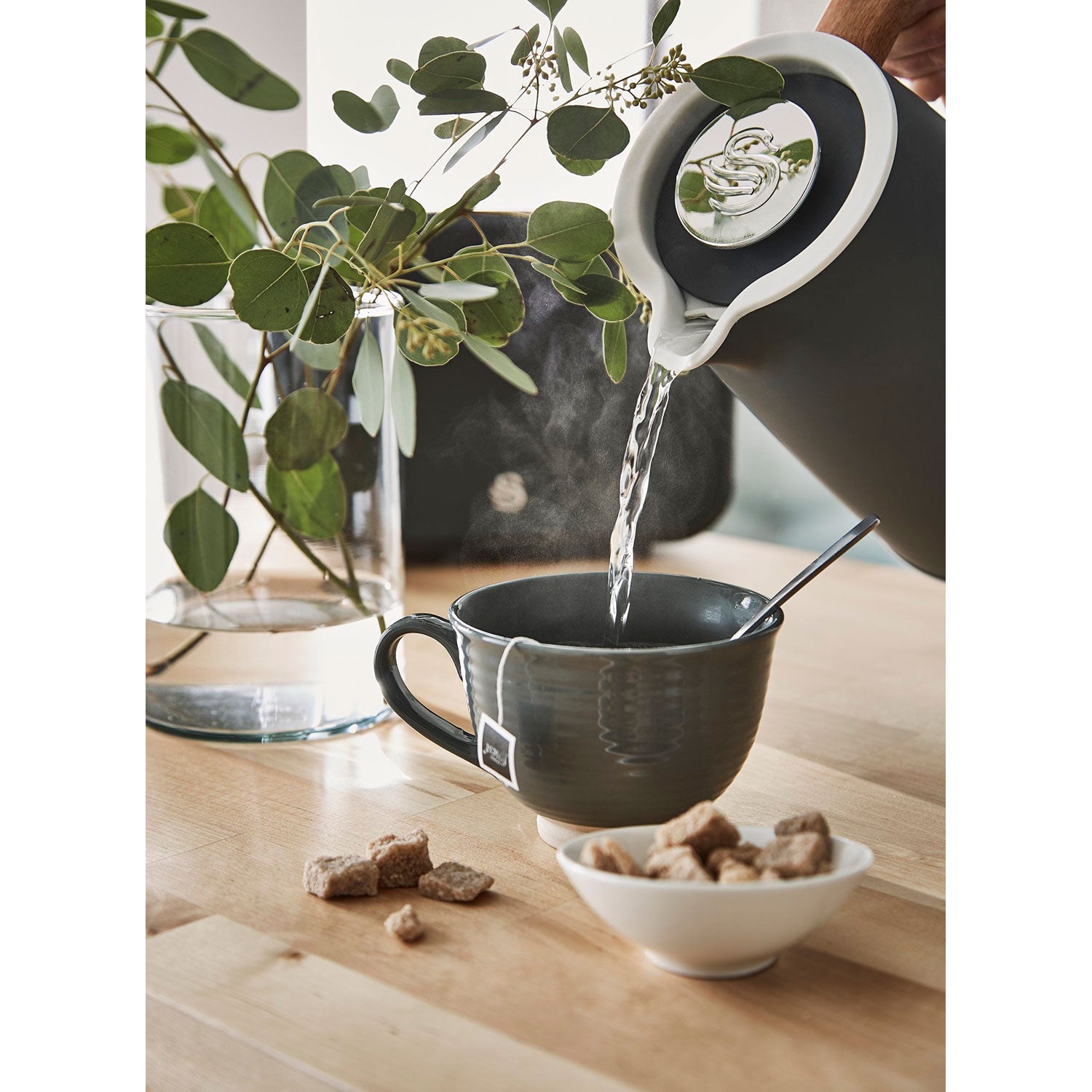 Bouilloire électrique 1,7L Ultra Rapide Sans Fil Design Moderne Nordic 2200 Gris SK14610GRYNEU - Mathon - 6