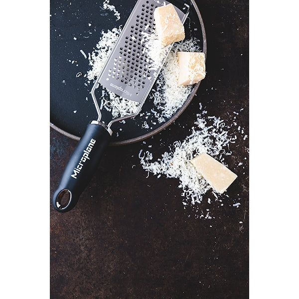 Râpe à fromage à gros grains Gourmet noire Microplane - Mathon - 4