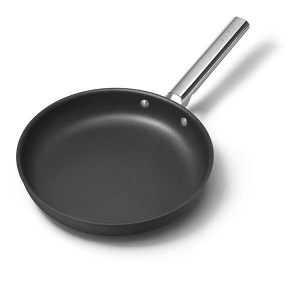 Poêle aluminium antiadhésive 28 cm noir mat Smeg - Mathon - 1