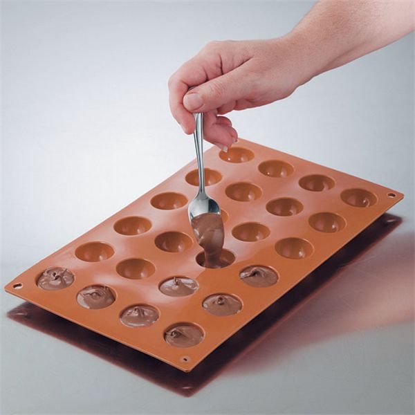 Plaque de 24 mini demi-sphères en silicone Silikomart - Mathon - 3