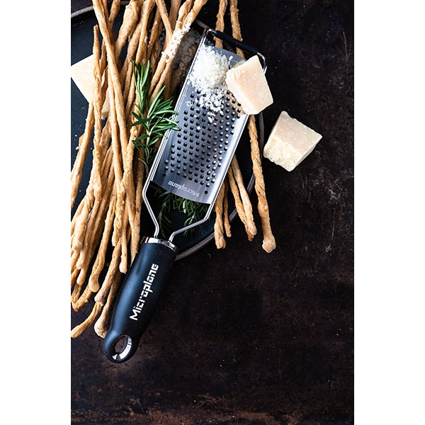 Râpe à fromage à gros grains Gourmet noire Microplane - Mathon - 5